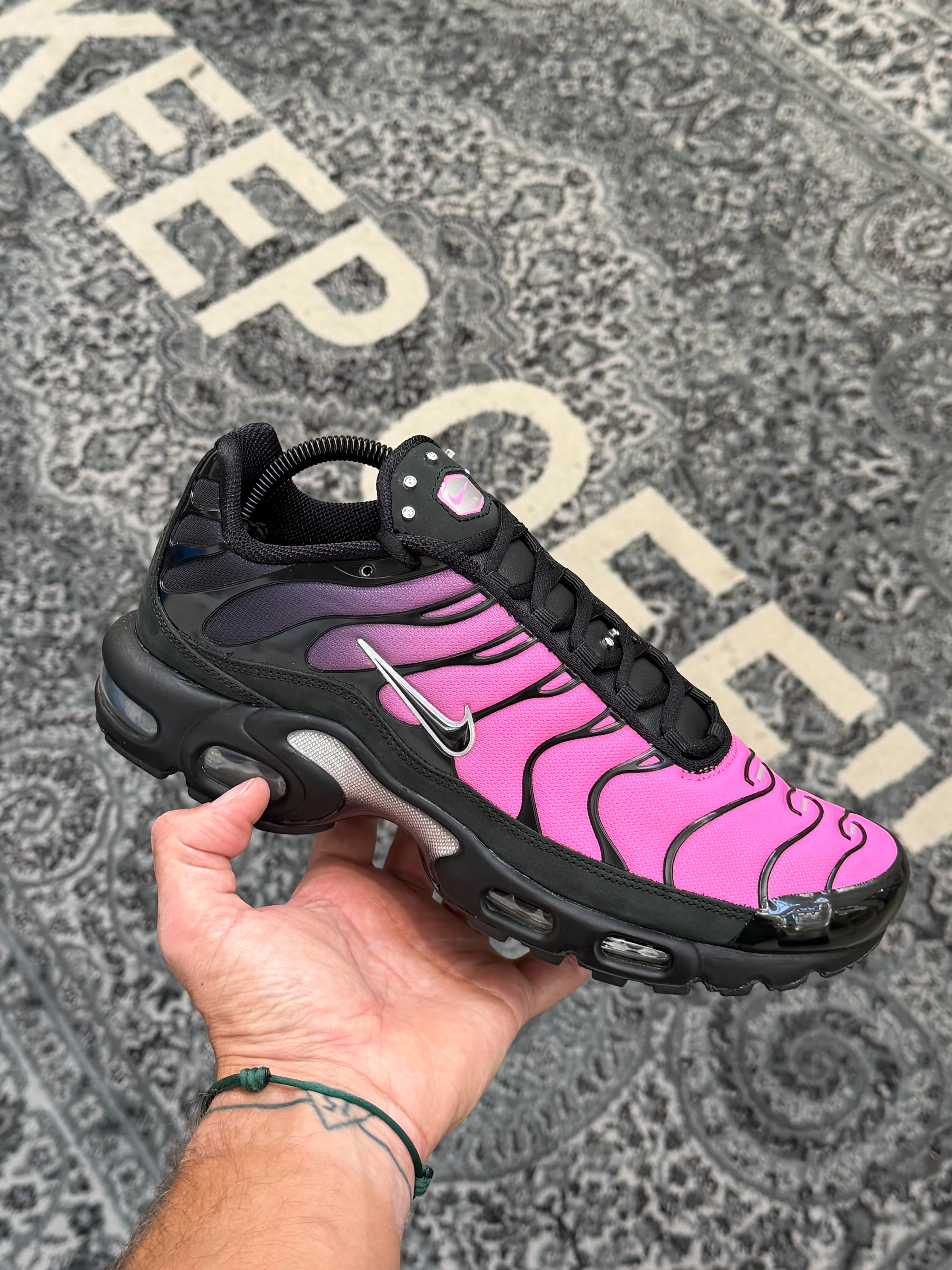 Nike Air Max Plus Tuned 1 Black Peony Women’s - Image 2